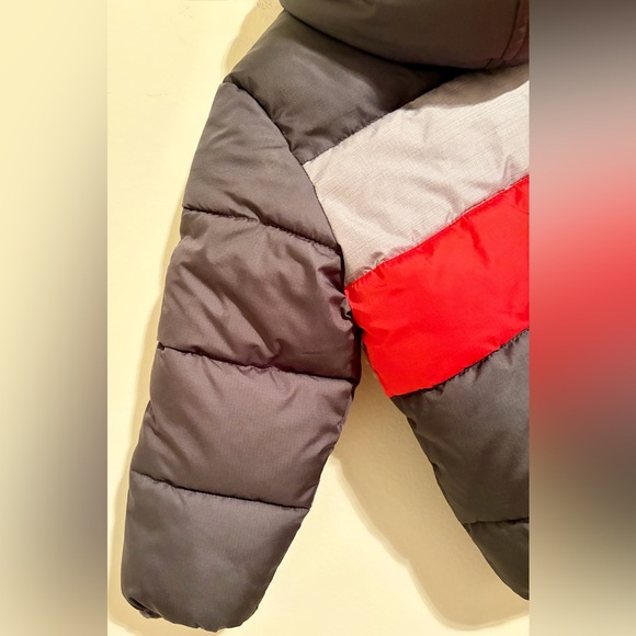 Little Boy’s Sz 2T Black, Gray & Red Members Mark Fleece Lined Cozy Puffer Coat - Picture 12 of 14